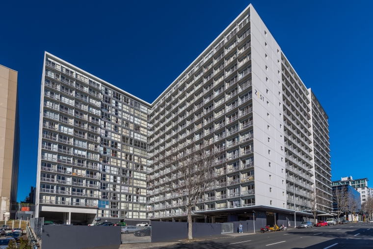 Auckland CBD apartment with harbour views sells for 395,000 interest